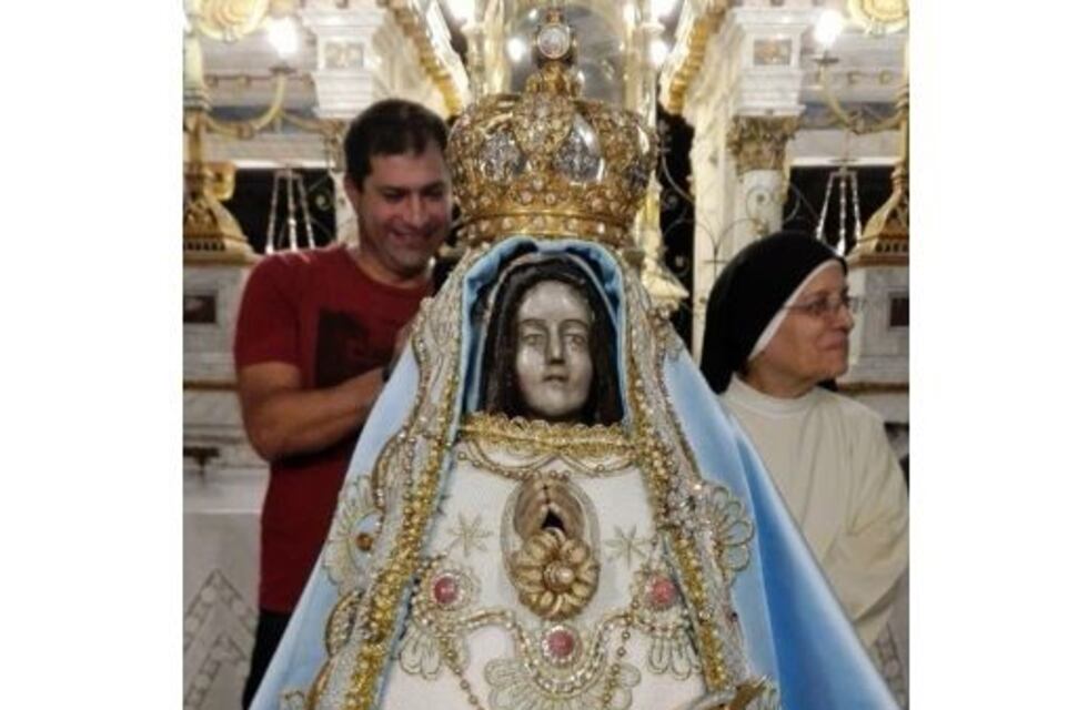 Con la tradicional bajada de la Virgen del Valle comienzan los festejos en su honor