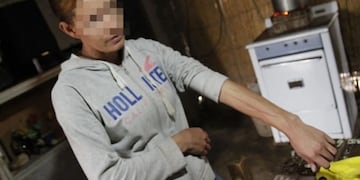 Mujer atacada por su pareja y el amigo de éste\u002E