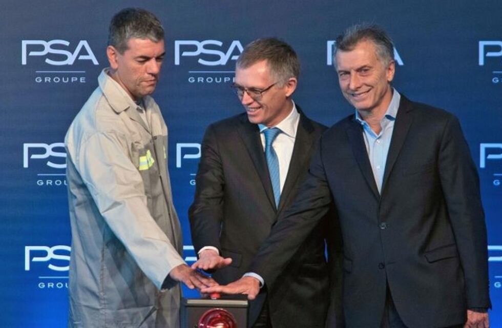 Peugeot suspendió a 2000 trabajadores y temen despidos
