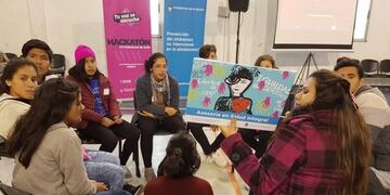 Jóvenes debaten sus temas primordiales en el Programa Hackaton