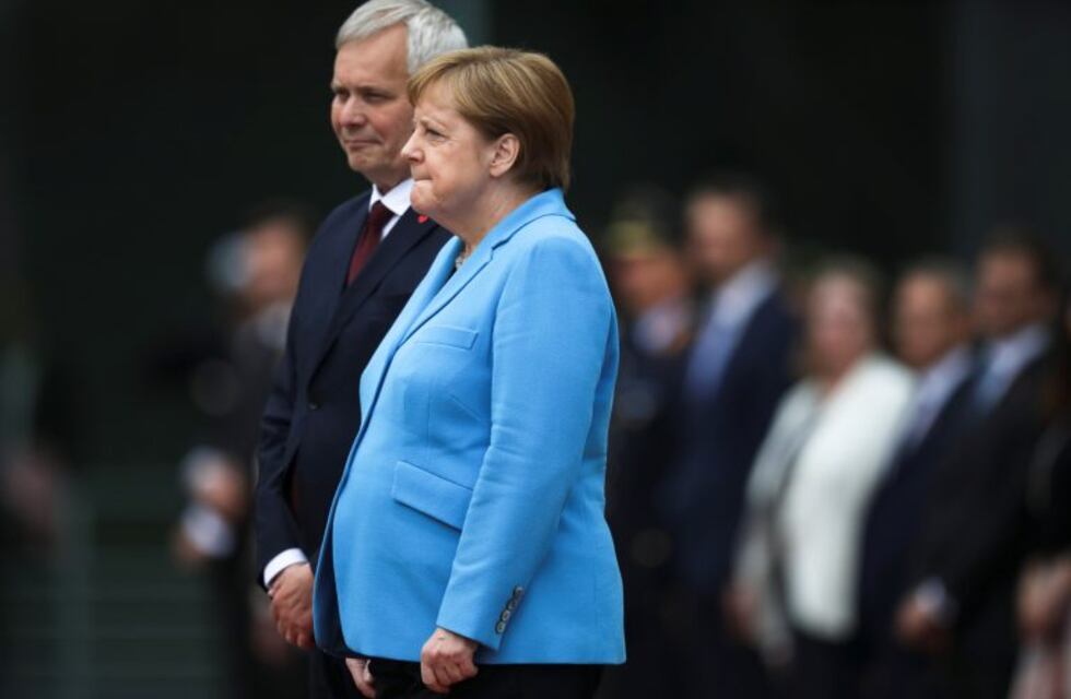 Angela Merkel sufrió un tercer episodio de temblores y, ante la preocupación, aseguró que está "muy bien"