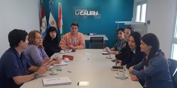 Reunión con directivos educativos en sala de situación de la Municipalidad de La Calera