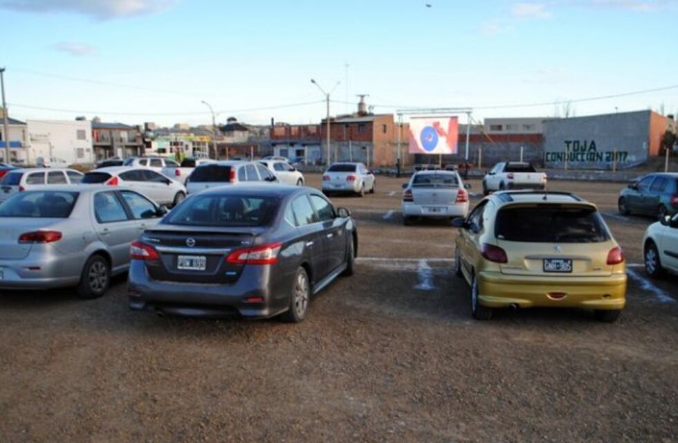 Caleta Olivia vivió una gran jornada de Autocine