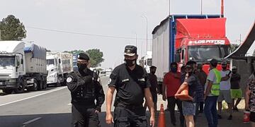 Bloqueo de Camiones de Carga en San Luis