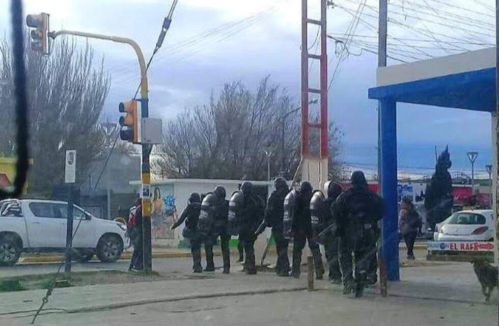 Intento de saqueo a supermercado La Anónima