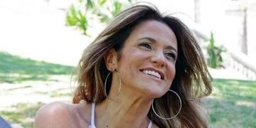 Fernanda Callejón se despidió de las vacaciones con una bikini metalizada y una sesión de fotos en varias poses