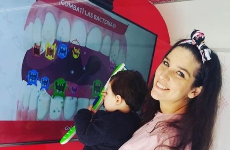 Juana Repetto mostró cómo le sale leche de sus pechos