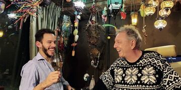 Pepe Cibrián presentó a su novio 46 años menor que él