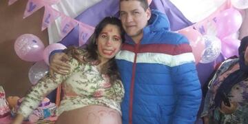 Eduardo y su pareja, víctima del extravío de una de sus gemelas en el hospital Lucio Meléndez, en Adrogué\u002E