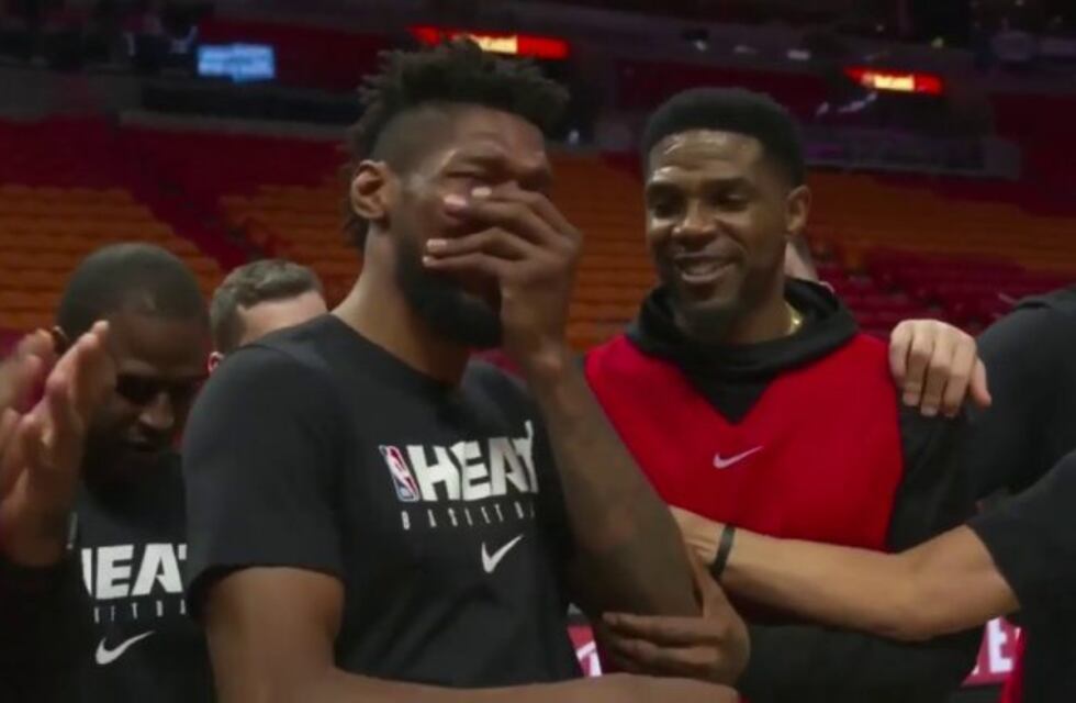 Luego de tres años sin verse, un jugador de la NBA se reencontró con su mamá