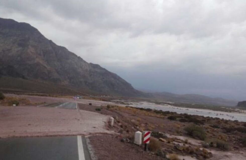 Aludes bloquearon el tránsito en Alta Montaña