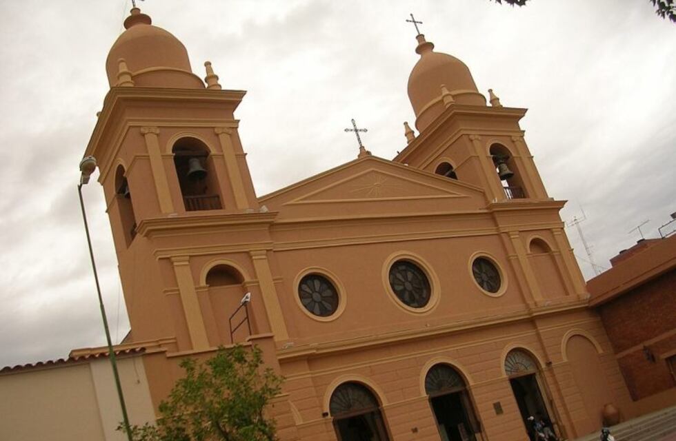 La iglesia de Cafayate tiene una deuda millonaria por gastos médicos