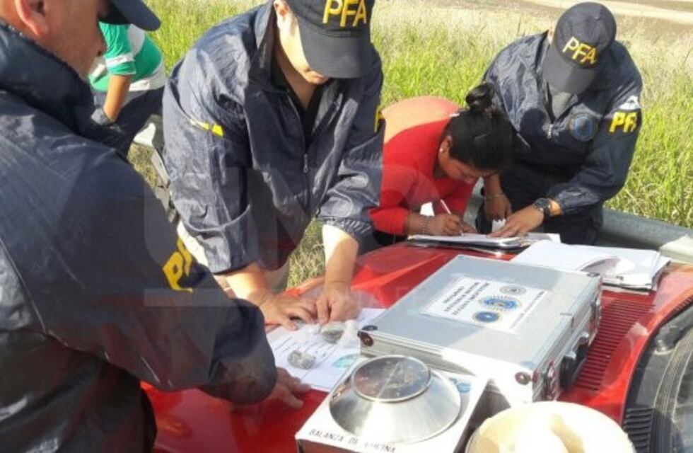 Detuvieron a delivery de droga con dosis de cocaína y marihuana listas para su comercialización