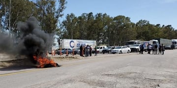 Miembros de ATE cortaron la ruta N°3 en Río Negro