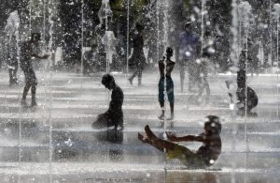 Emiten un alerta amarillo en la Ciudad por la ola de calor