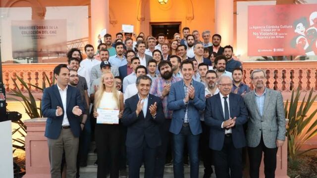 La Provincia entregó distinciones a emprendedores cordobeses\u002E Manuel Calvo participó del acto\u002E
