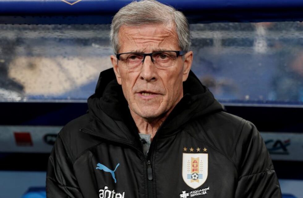 El "Maestro" Tabárez fue operado de una hernia umbilical