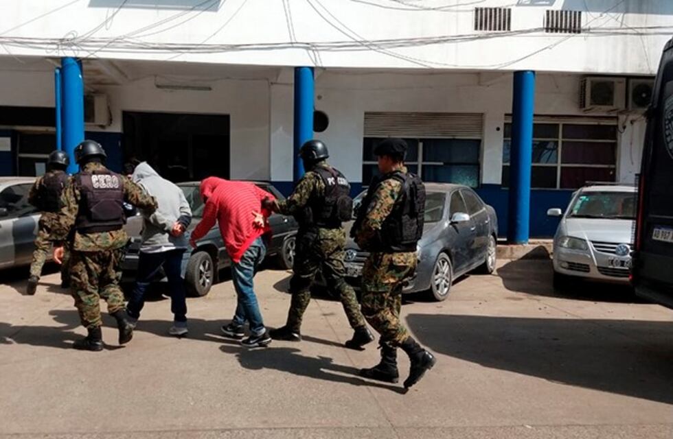 Atrapan a los acusados de robar $3 millones a una pollería de la capital tucumana