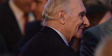 BUENOS AIRES 28/06/16, EL PRESIDENTE MAURICIO MACRI ENCABEZu00d3 LA REINAUGURACIu00d3N DEL MUSEO DE LA CASA ROSADA, CON UN HOMENAJE AL EX PRESIDENTE ARTURO ILLIA, AL CUMPLIRSE 50 Au00d1OS DE SU DERROCAMIENTO. EL EX PRESINDETE FERNANDO DE LA RUA CONCURRIO ESTA NOCHE AL ACTO.FOTO:DYN/EZEQUIEL PONTORIERO buenos aires fernando de la rua presidente actividad presidencial reinauguracion museo de la casa rosada homenaje al exp presidente arturo illia