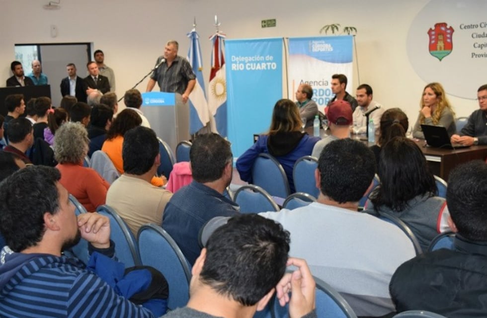 Curso gratis de formación integral en conducción deportiva y social