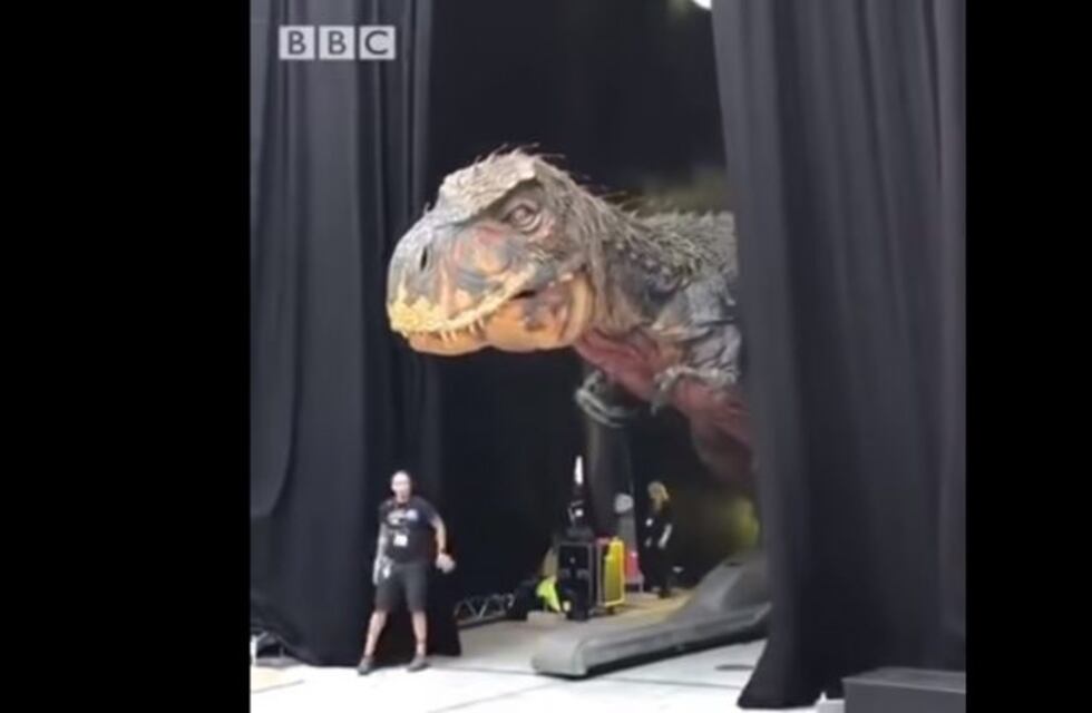 El increíble dinosaurio robot que sorprendió a todos