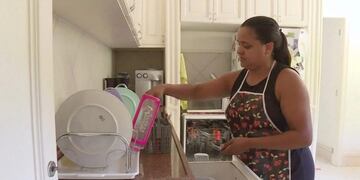 Aumenta 5% el sueldo del personal doméstico\u002E (Foto: Clarín)