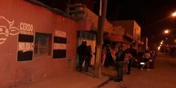 Fiesta clandestina en el barrio Siglo 21 (Foto tomada de El Tribuno)