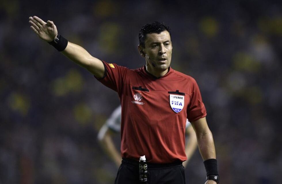 La primera final entre Boca y River será dirigida por el chileno Tobar