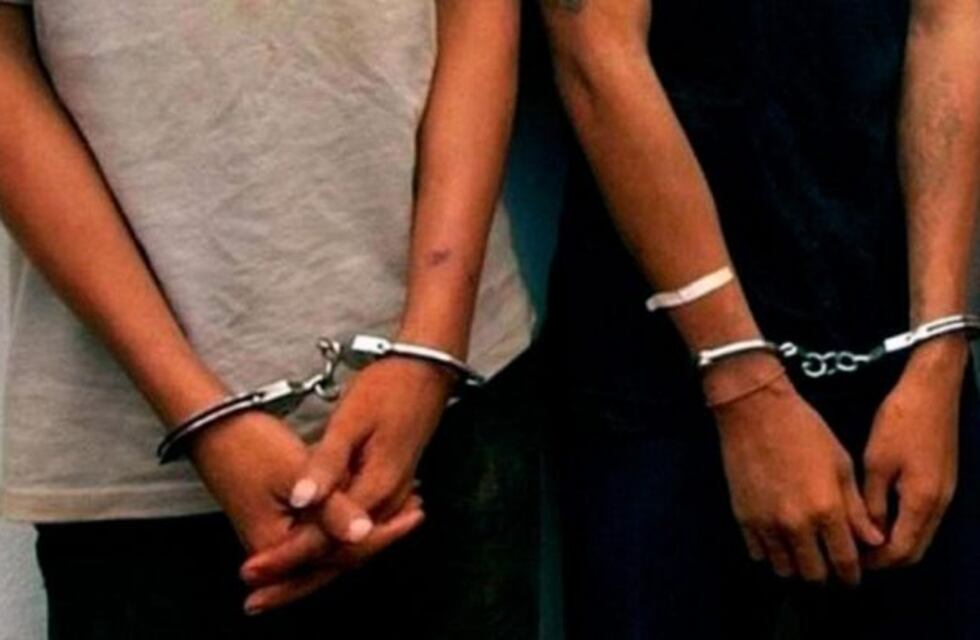 Perdieron el control, violentaron a los vecinos y fueron detenidas