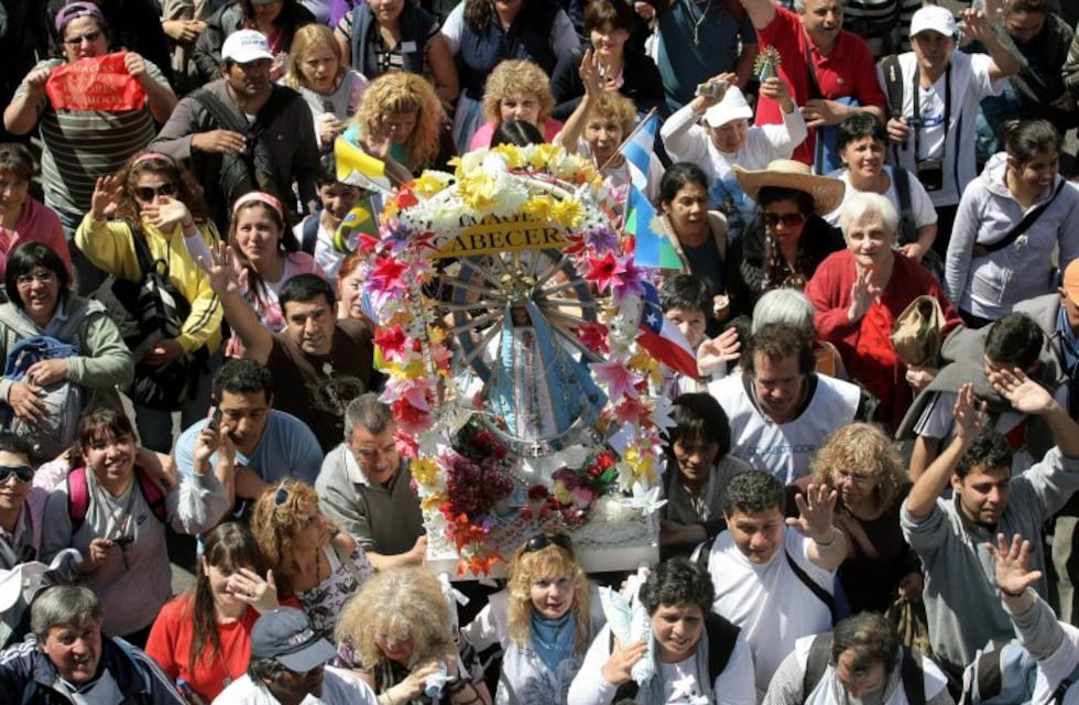 Miles de fieles siguieron la peregrinación virtual hacia Luján