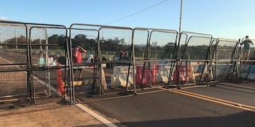 Las fuerzas provinciales impiden el ingreso de los turistas al país\u002E