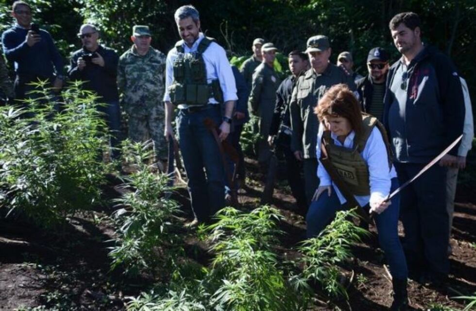 Bullrich en la Triple Frontera y a machetazos contra el narcotráfico