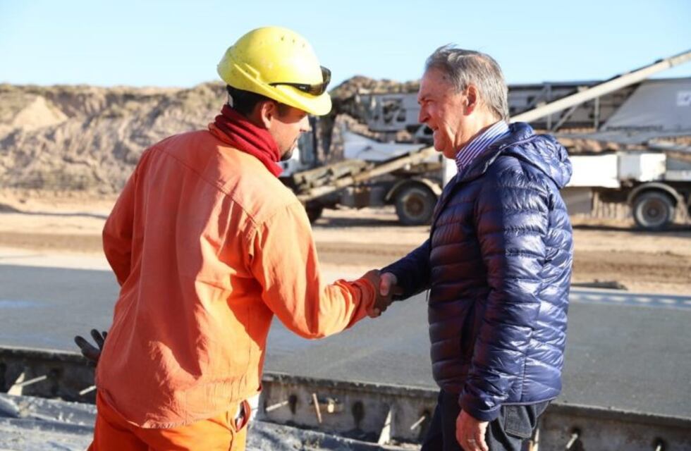 Schiaretti recorrió las obras en el tramo que falta en el anillo de Circunvalación