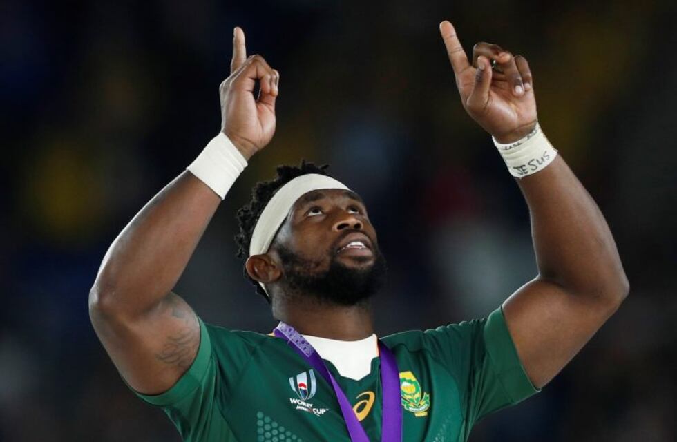 Siya Kolisi, la emotiva historia del primer capitán negro de Sudáfrica que fue campeón
