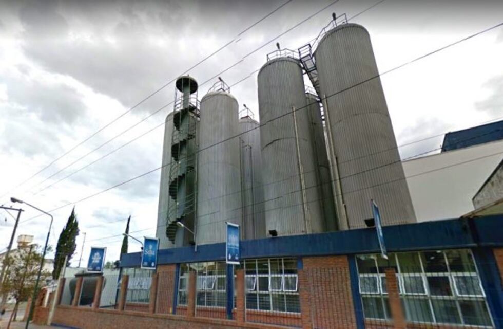 Un derrame líquido en la planta de una cervecera alarmó a los vecinos