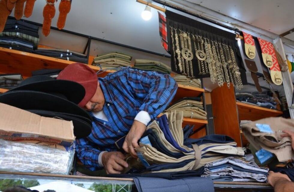 La voz de los comerciantes, la otra cara de las festividades religiosas