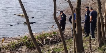 Cadáver en aguas río Gualeguaychú\nCrédito: máximaonline
