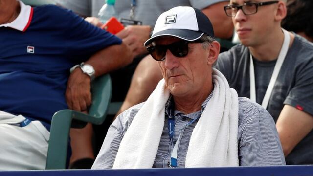 ARG031. BUENOS AIRES (ARGENTINA) 18/02/2017.- El seleccionador argentino de fu00fatbol Edgardo Bauza observa el juego entre el tenista argentino Carlos Berlocq y el japonu00e9s Kei Nishikori, durante su partido de semifinales del Abierto de Tenis de la ATP de Arg