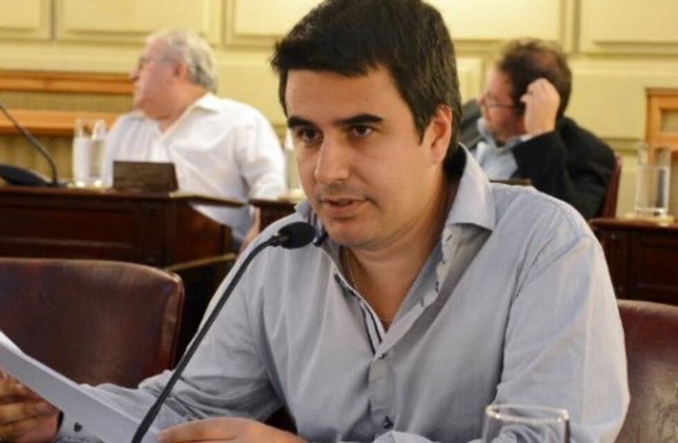 Toniolli sobre el aumento del estacionamiento medido: "Es un despropósito"