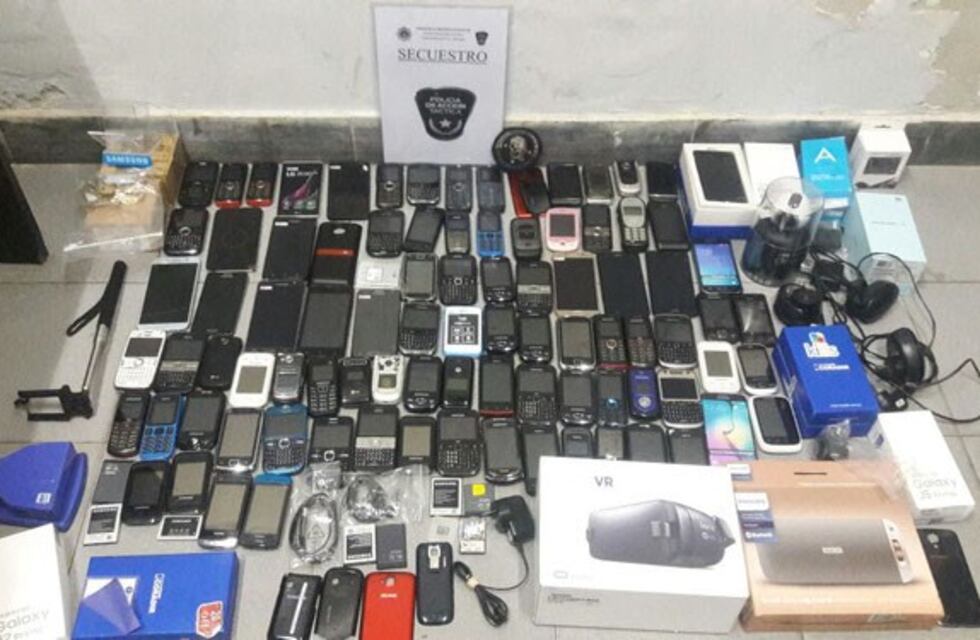 Dos hermanos fueron pescados in fraganti cuando robaban una casa de telefonía celular