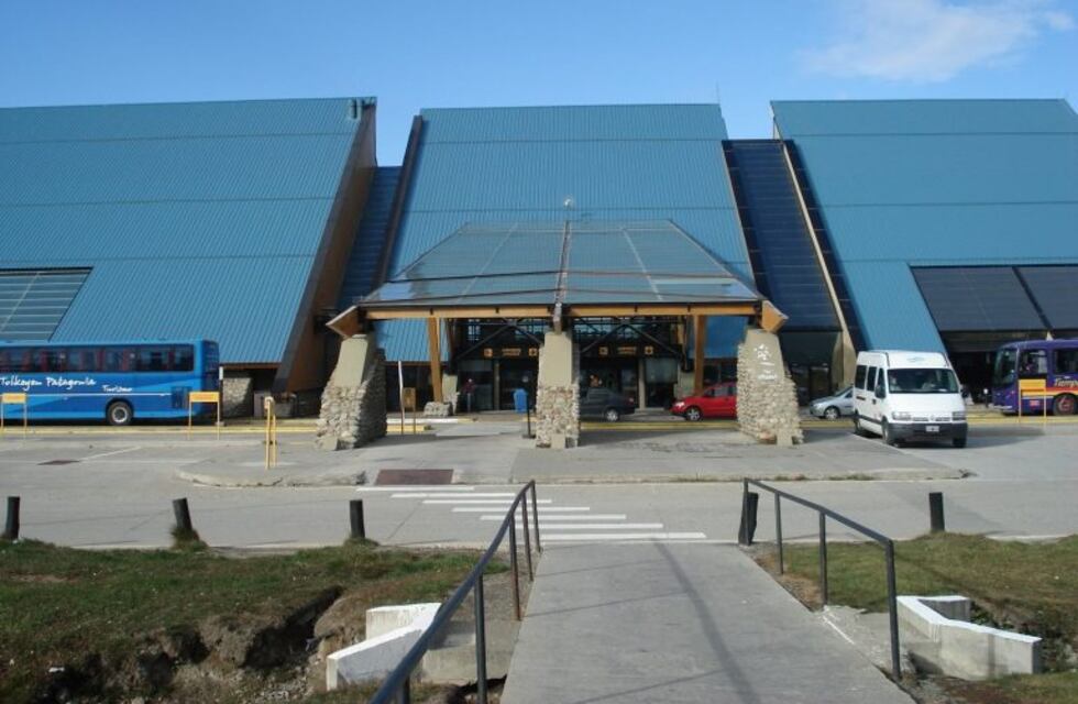 Atrapados en el ascensor del Aeropuerto "Islas Malvinas"
