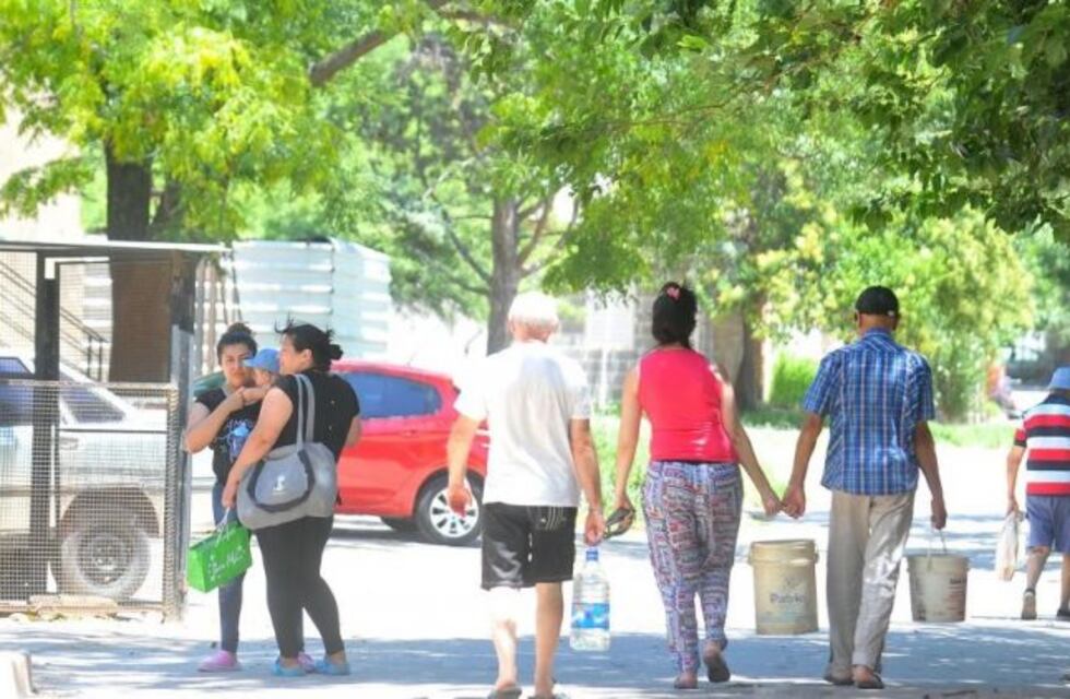 Vecinos pagaron de su bolsillo y SEP volvió a tener agua