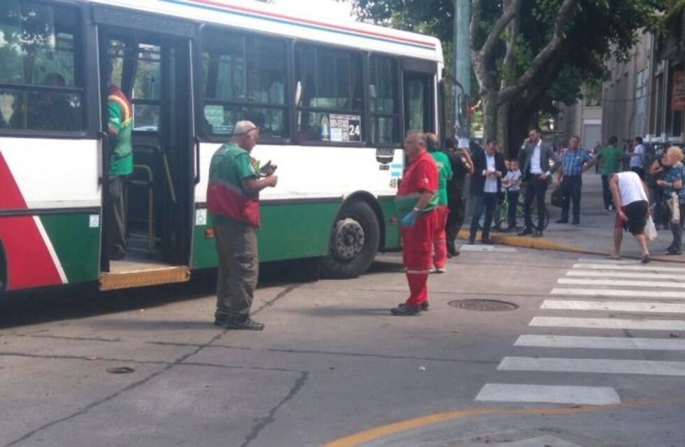 Chocaron un colectivo y una camioneta en Barracas: once heridos