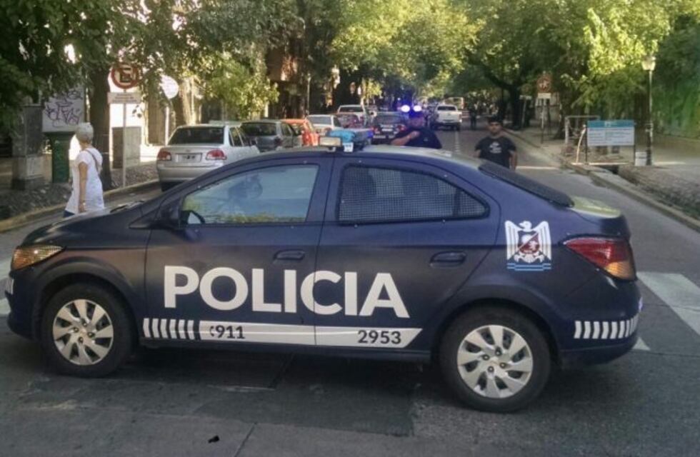 Encontraron a dos niños solos y desnudos en una casa de Guaymallén