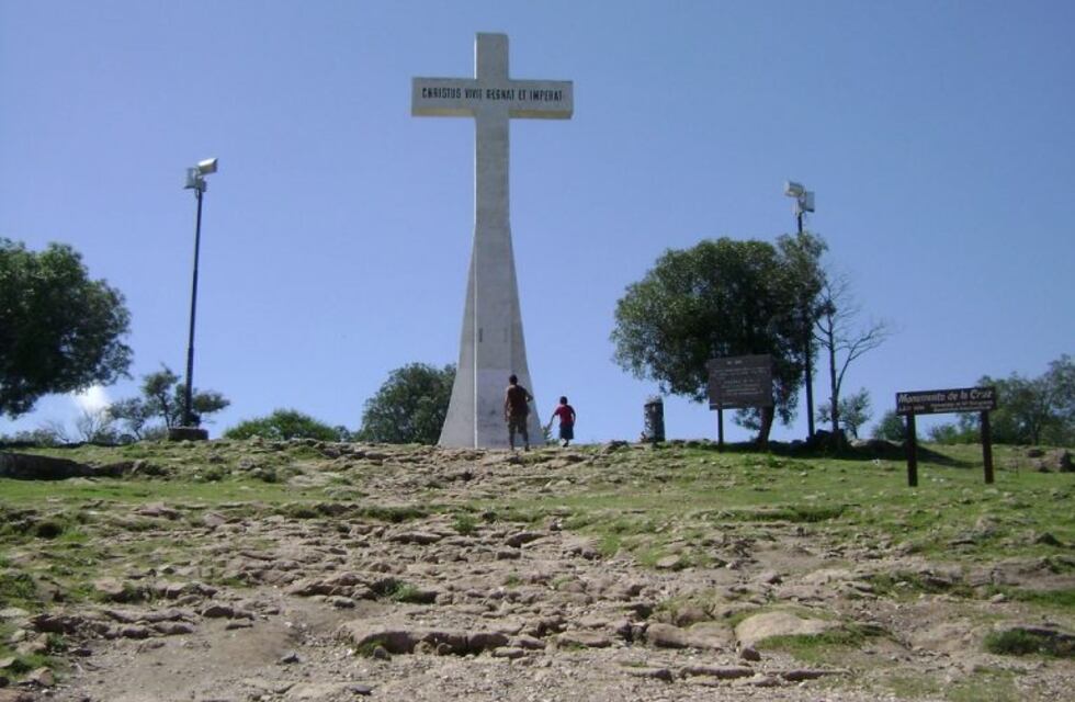 Carlos Paz: más de 100 personas fueron evacuadas del Cerro de la Cruz