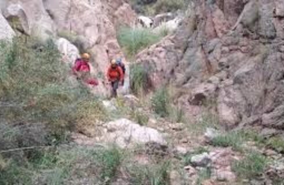 Rescatan a dos andinistas que habían quedado varados en Blanco Encalada