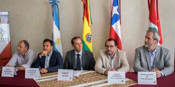 Panel de autoridades que encabezaron la inauguración de las actividades de la FIATUR 2018\u002E