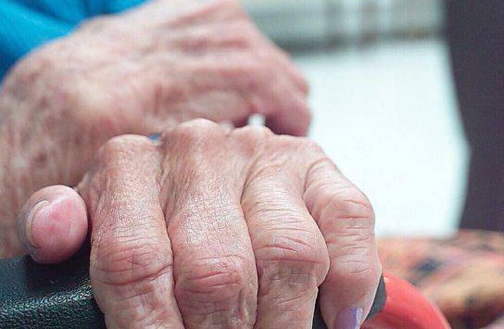 Una jubilada necesita ayuda urgente para operarse en Buenos Aires