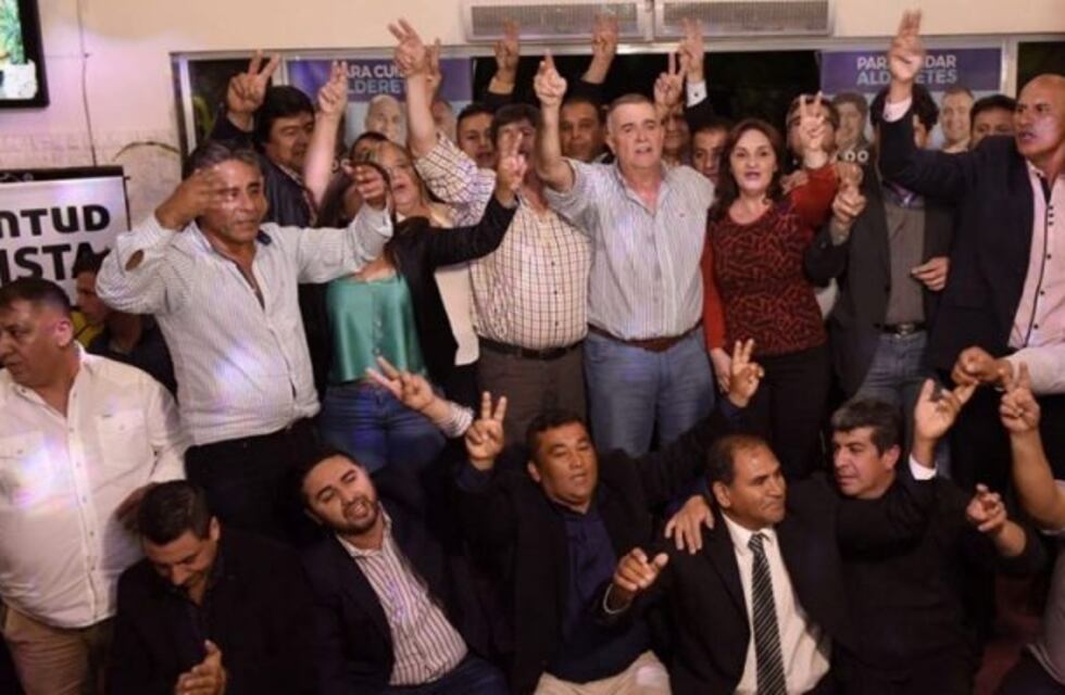 Jaldo en un acto con los candidatos de Alderetes