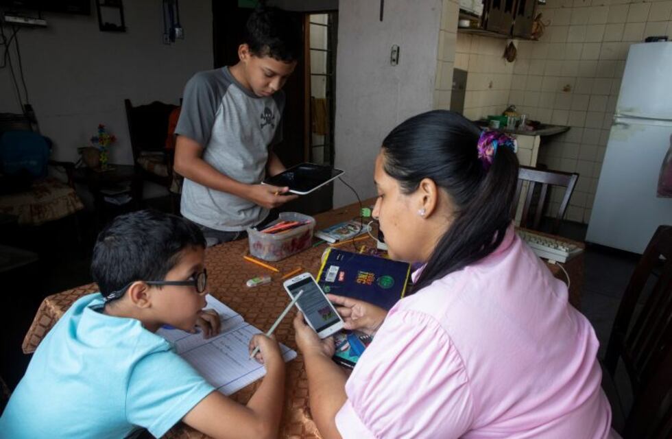 Aislamiento: la Ciudad de Buenos Aires ofrece contención familiar vía Whastapp